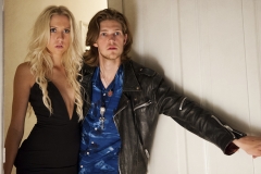 Jimmy og Louise_Clean - Lad De Døde Hvile (c) 2018 PURE FICTION FILM fotograf Sune Tølløse